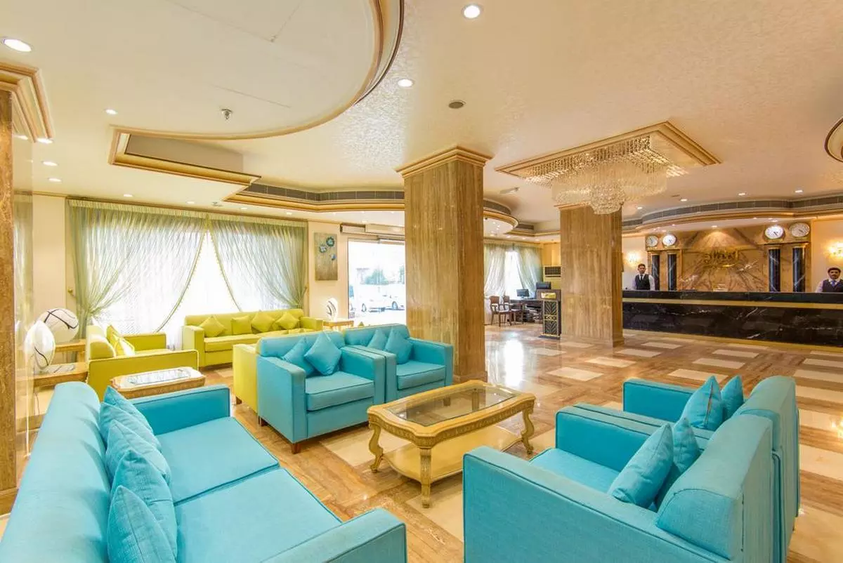 WAVES INTERNATIONAL LABY 1 (Copy).jpg